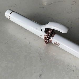 T3 1.25 in curling iron